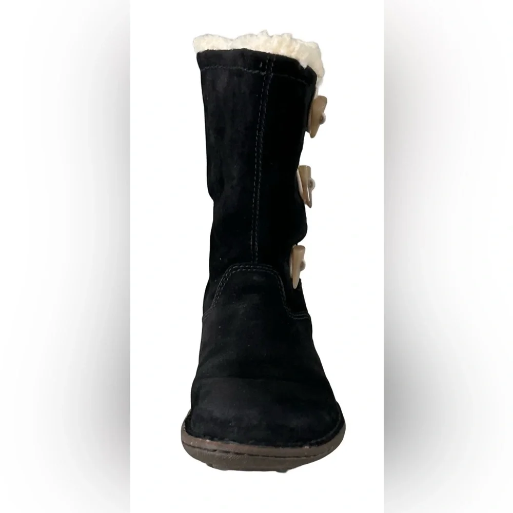 UGG Kona Black Suede Boots with Toggle Button Accent Rubber Sole Heel Sz 6